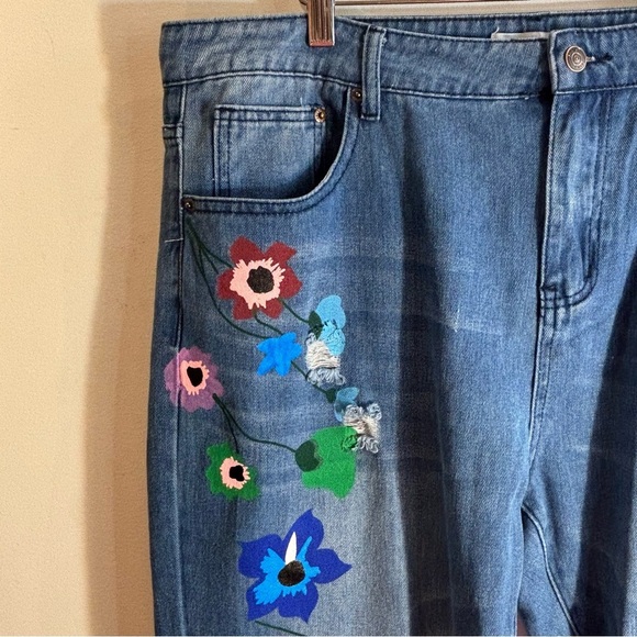 MISSLOOK SZ 5XL (US 16 equivalent) Painted Floral Straight Leg High Rise Jeans - Picture 3 of 12